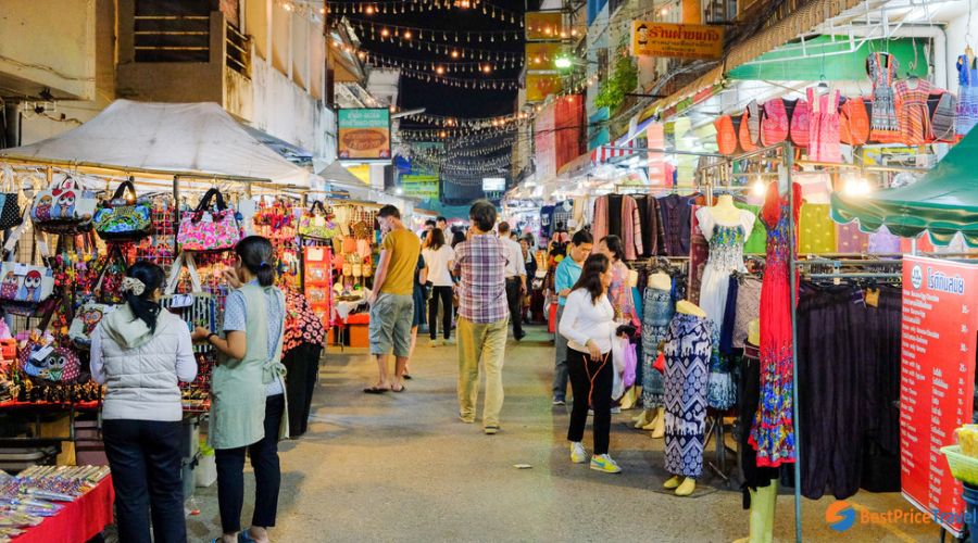 Consigli Utili per Visitare il Chiang Rai Night Bazaar
